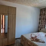 Gazde/Camere de închiriat Casa Raul 2 Mai