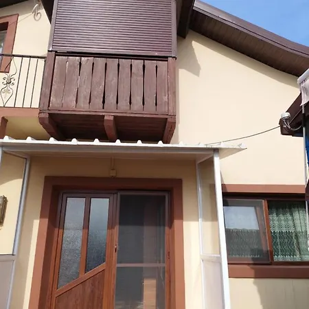 Δωμάτια σε οικογενειακή κατοικία Casa Raul