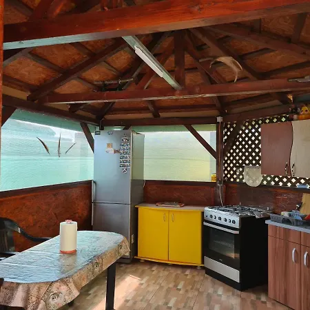 Casa Raul Δωμάτια σε οικογενειακή κατοικία Două Mai