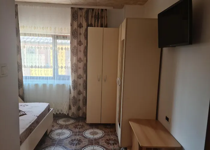 Δωμάτια σε οικογενειακή κατοικία Casa Raul *