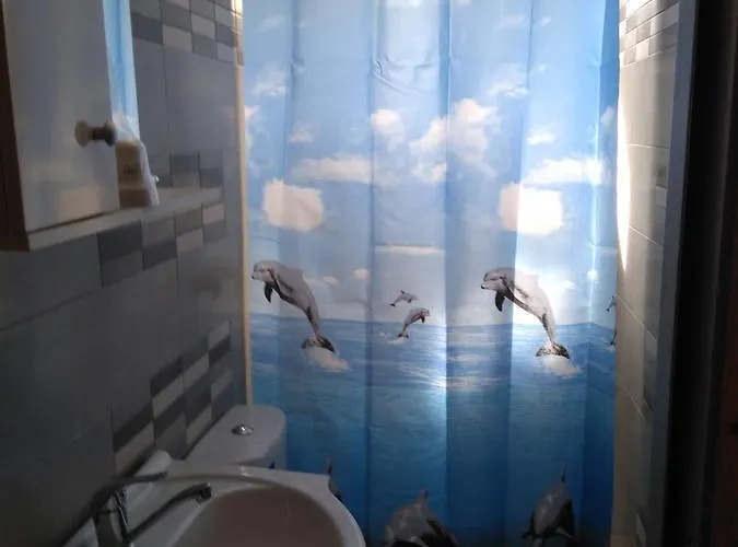 Δωμάτια σε οικογενειακή κατοικία Casa Raul